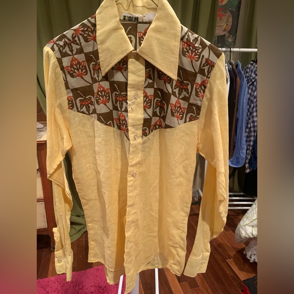 ELY size S 14-141/2 snap front shirt, yellows and browns